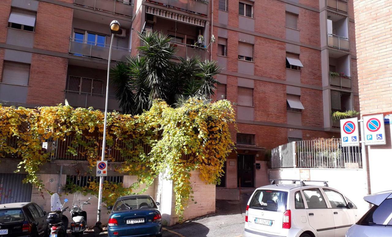 Lungotevere Holidays Рим Екстер'єр фото